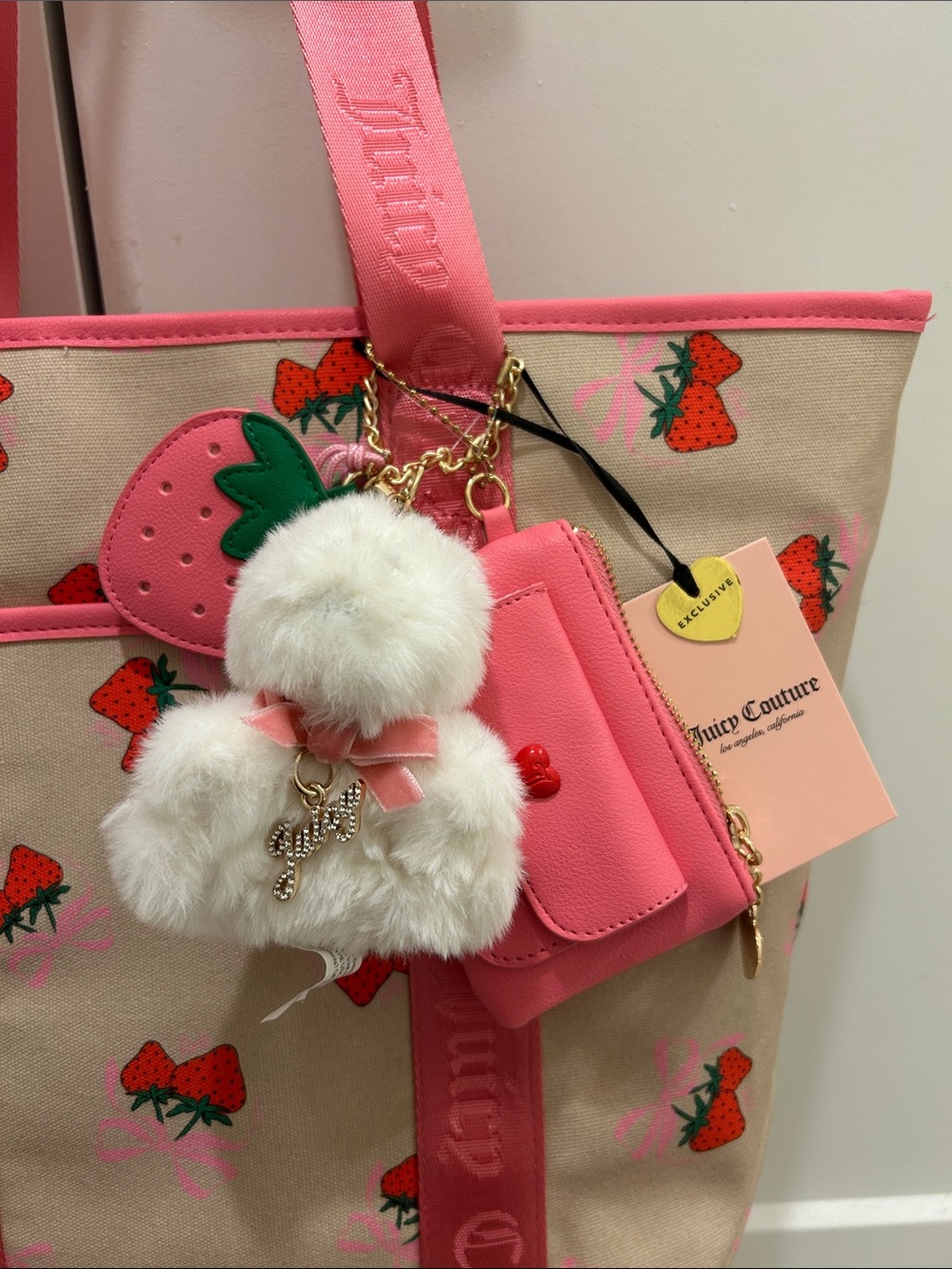 Juicy Couture Exclusive (NWT) Strawberry Festival Tote Bag - Picture 3 of 14